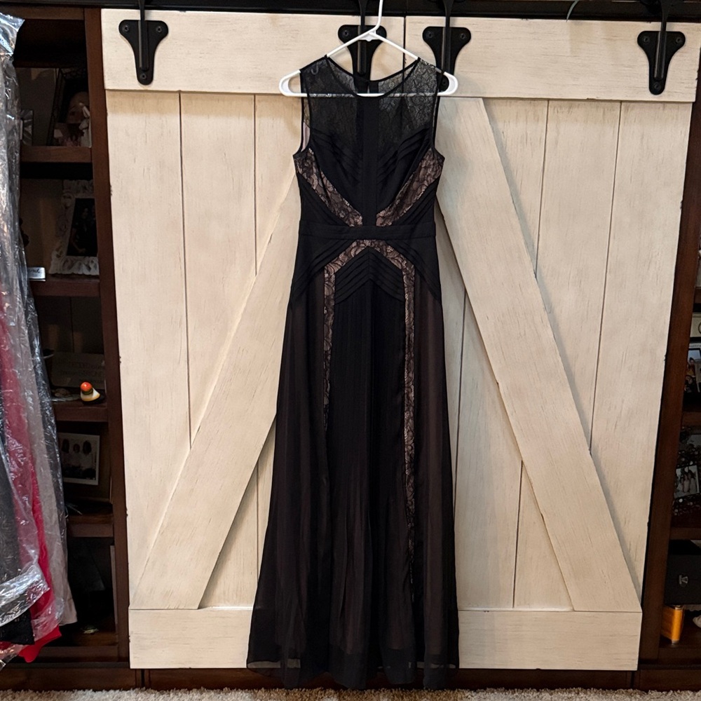 BCBG Max Azria Elegant Black Lace Evening Dress, Size 6